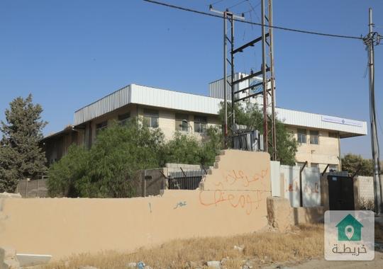 موقع مصنع متكامل  في الزرقاء للبيع 