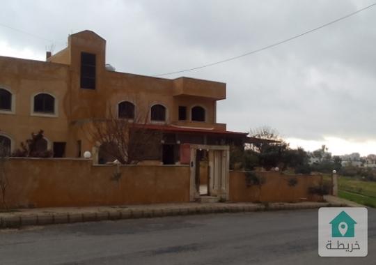 للبيع بيت طابقين مؤلفة من اربع شقق في شفا بدران 