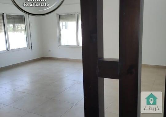 روف دوبلكس فارغ للايجار دابوق مساحة 330م اطلالة جميلة وبسعر مناسب  