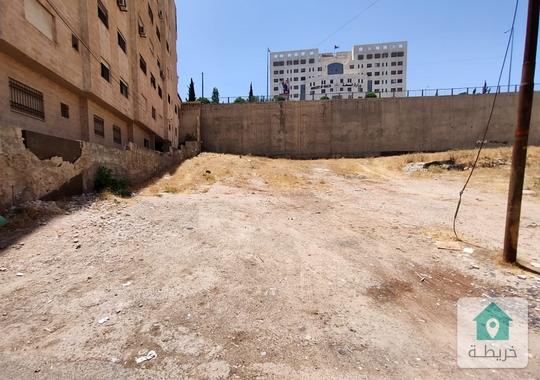 ارض على شارعين للبيع  مقابل وزارة الصحة