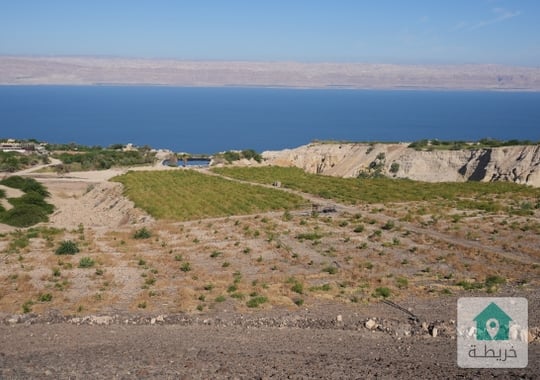 قطع اراضي استثمارية تصلح لمزراع وشاليهات خاصة في البحر الميت منطقة الزارة الجنوبيه 