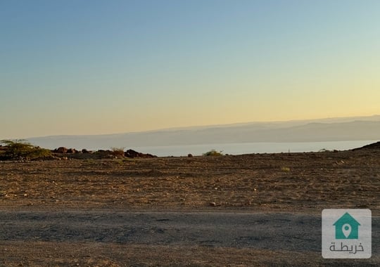 ارض للبيع في منطقة البحر الميت سويمة مطلة عالبحر بالقرب من شاليه الملكة رانيا 