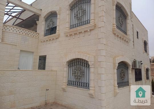 فيلا طابقين للبيع بسعر مغري جدا في الزرقاء 