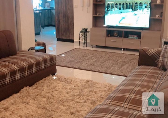 شقه ارضيه على مستوى الشارع للبيع مقابل عريفه مول مساحه ١٧٠داخلي خارجي ٧٠ ت 0798120355