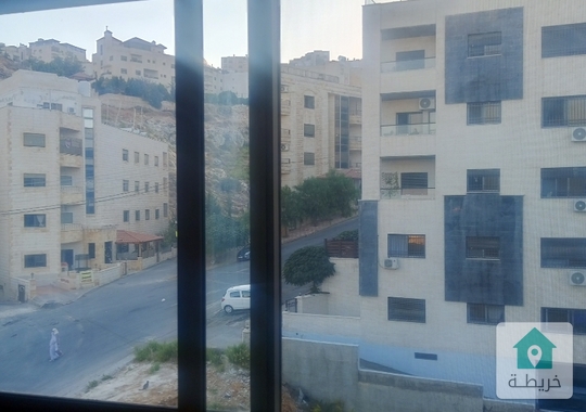 شقه في الطابق الأرضي