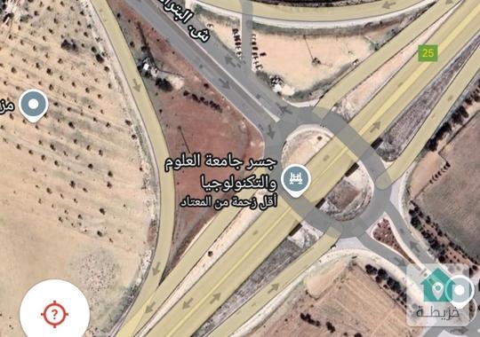 ارض للاجار على شارع البتراء مباشره 