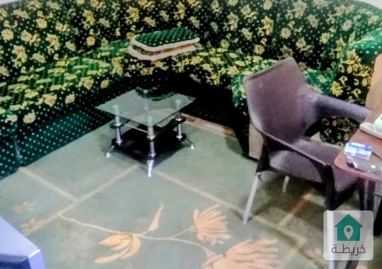 غرفة وصاله مع منافعها للايجار في الهاشمي الشمالي للعزاب فقط 