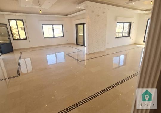 شقة طابقية 350م  للبيع ضاحية الرشيد موقع رائع علي شارعين وبلاكين واسعة ومطلة 