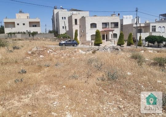 قطعة أرض للبيع في عمان - جبيهة بمنطقة ام حليليفه مساحه 500 متر