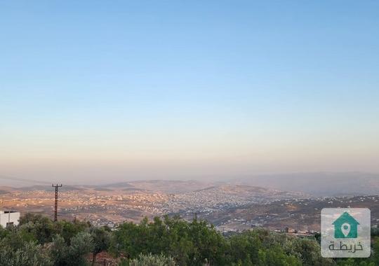 للبيع  أرض بإطلالة خلابة وسط الطبيعة وهدوء الأحراش في سوف