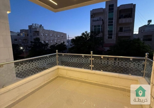 شقه فخمه للبيع بأم زويتينيه طابق اول مساحه 173م لببيع بسعر 76 الف ت 0796974924