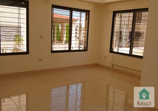 شقة ارضية مميزة  للبيع في الجبيهه حي الديوان مقابل قصر الاميره بسمة ومسجد زمزم 
