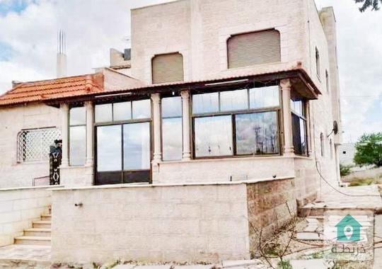 بيت مستقل طابقين وتسوية شبه ڤيلا 