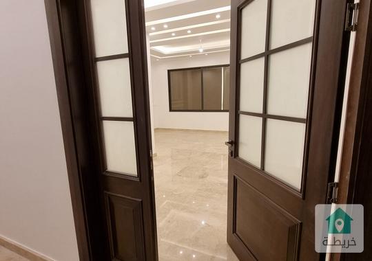 شقة للبيع في ديرغبار بتشطيب فندقي 220متر