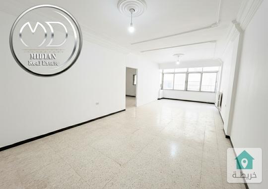 شقة مميزة للبيع طابق ثاني مساحة 120م في خلدا قرب مخابز بردايس بسعر مغري جدا