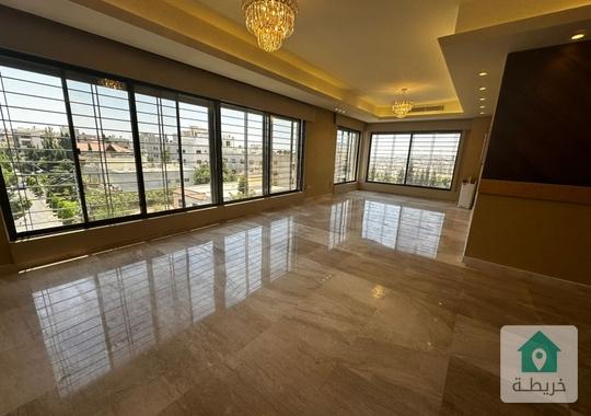 شقة للبيع طابق اخير مع روف كامل في دير غبار الميزة الروف منفصل عن الشقة ولها مصعد خاص بيوصل الها