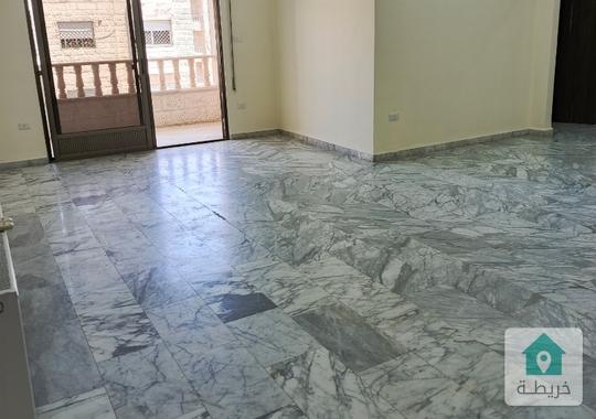شقه فخمه للبيع في الرابية  خلف ديوان المحاسبه 