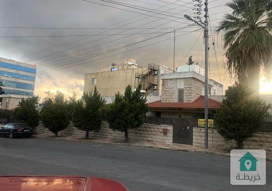 أرض مميزه للبيع في منطقة ام اذينه قرب الخدمات مناسبه ل شركات الإسكان 