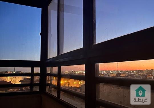 شقة طابقية للبيع في ام اذينة شارع طريف