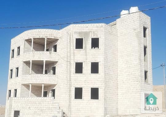 عماره ثلث طوابق للبيع مع تسويه من المالك مباشرة 