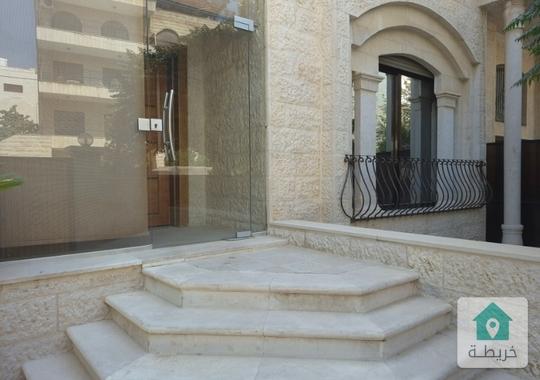 شقة ارضية مساحة 160 متر للايجار في عمان -الرابية