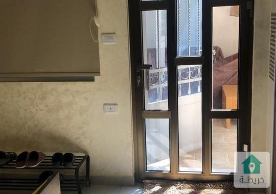 شقه ارضيه للبيع بدوار المشاغل مقابل عريفه مول مساحه داخلي 170م وخارجي70م للبيع بسعر79الف ت0796974924