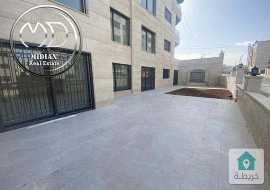 شقة ارضية جديدة للبيع ضاحية النخيل مساحة 250م 4 نوم مع ترس و حديقة 150م تشطيبات و ديكورات سوبر ديلوك