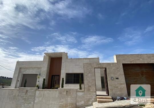 فيلا للبيع في أجمل مواقع مرج الحمام ذات اطلاله دائمه