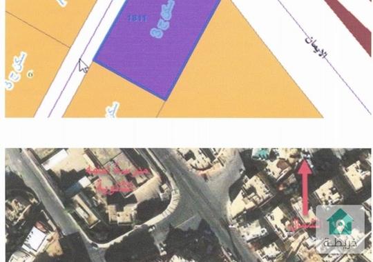 ارض لمشروع استثماري تقع على شارعين محفورة وجاهزة للبناء وعليها أساسات وسور استنادي بأعلى المواصفات 