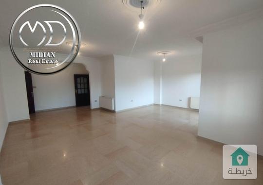 شقة للبيع ام السماق طابق اول مساحة 215م 4 نوم تشطيبات سوبر ديلوكس اطلالة جميلة بسعر مميز جدا