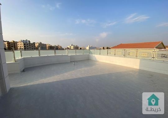 شقة مميزة ثالث مع روف دوبلكس مع ترس واسع بمدخل مستقل في شفا بدران ابو نصير