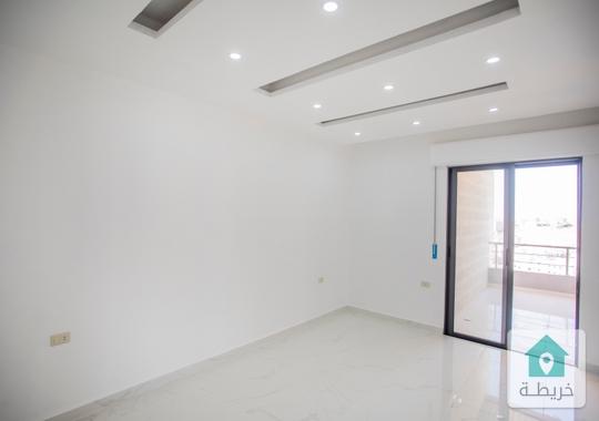 شقة مساحة 150 م تشطيب فاخر للبيع بسعر مغري من المالك كاش او اقساط في عمان  ابو علندا