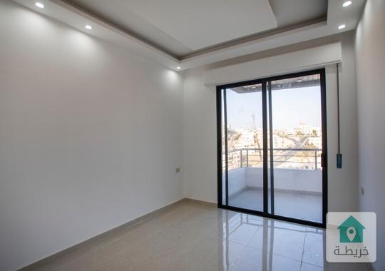 شقه فاخره بسعر مغري لفتره محدود دوبلكس 170 م طابق تالت مع روف و ترس 100 م 