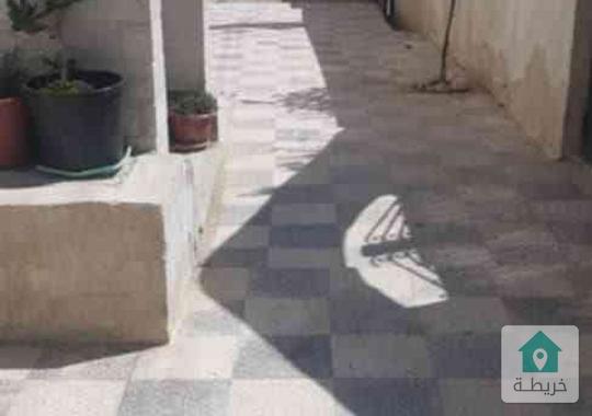 بيت طابقين للبيع في جاوا الشارع الرئيسي 