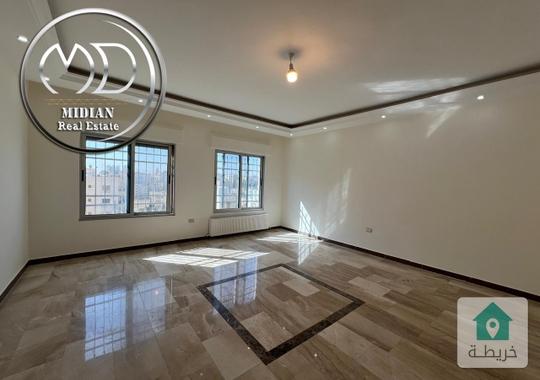 شقة مميزة للبيع طابق أخير مع روف خلدا مساحة 340م مع تراسات تشطيبات و ديكورات فاخرة اطلالة رائعة بسعر