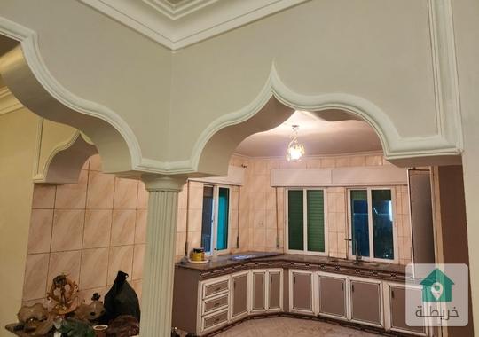 شقه سكنيه للبيع او الإيجار الموقع مقابل فندق سدرا طابق ثالث بسعر مميز