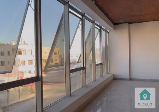 موقع استراتيجي على الشارع الرئيسي في أحد أرقى أحياء العاصمة للايجار 