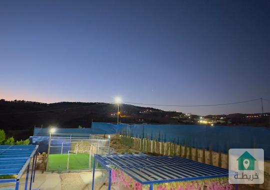 شاليه بتصميم يوناني عصري للبيع في جرش