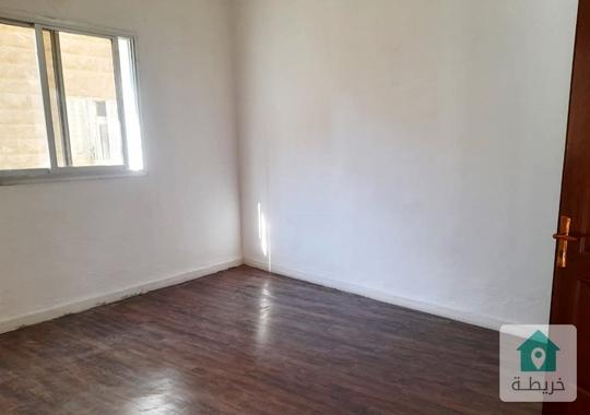 شقة طابق أرضي للإيجار  جبل اللويبدة قرب دوار باريس بسعر 420 دينار شهري