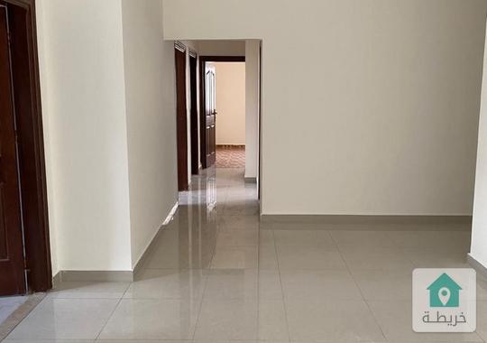 شقة طابق ثالث للبيع في الجبيهة بسعر مميز 