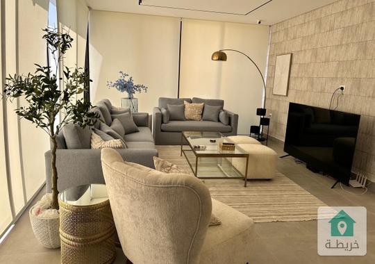 شقة للبيع جديدة فاخرة في الرابية  دوبلكس مع روف ودرج داخلي بأجمل التشطيبات