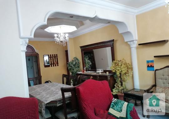 شقة مساحة 130م طابق ثاني للايجار مفروشة في ضاحية الرشيد