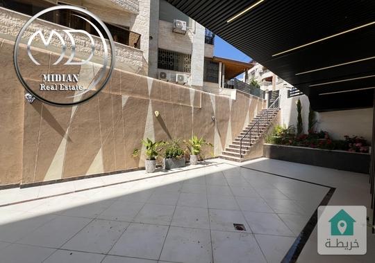 شقق شبه ارضي جديدة للبيع ام اذينة مساحات 165م 185م مع تراسات و حدائق تشطيبات ديكورات عصرية فاخرة 