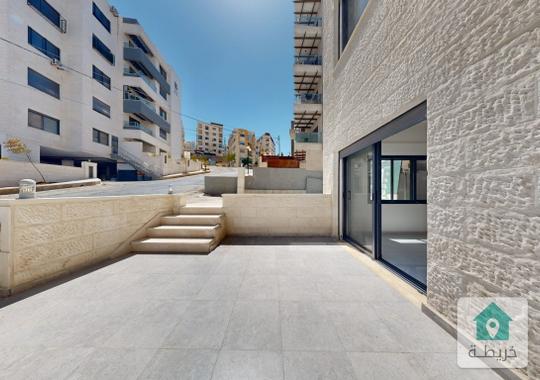 شقة مميزة للبيع في اجمل مناطق الجبيهة طابق ارضي مع كراج و مدخل مستقل بسعر مغري جداا