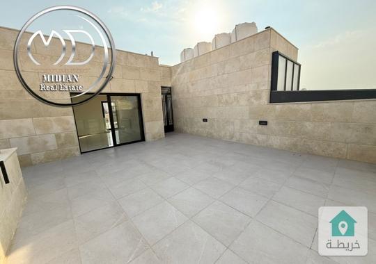 شقة دوبلكس جديدة للبيع طابق أخير مع روف حي الصحابة مساحة 245م مع تراسات تشطيبات ديكورات سوبر ديلوكس 