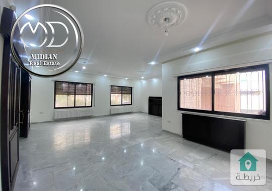 شقق طابقية فارغة للايجار ام اذينة مساحة 350م مع ترس 40م اطلالة جميلة بسعر مميز