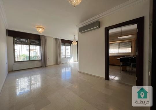 شقة فاخرة للبيع  بداعي السفر في دير غبار 