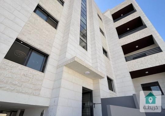 في جبل الزهور تشطيب حديث و بأقل الاسعار من المالك مباشرة 