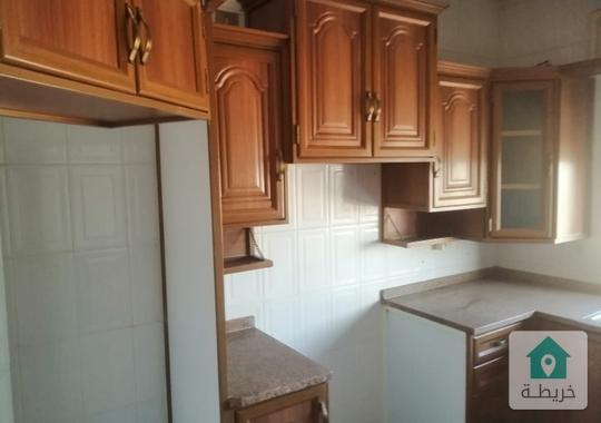 شقه للايجار فارغه للجادين 