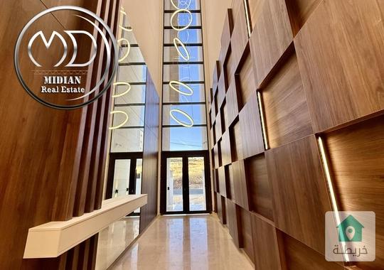 شقق ارضية جديدة للبيع حي الصحابة مساحات 190م  200م مع ترسات و حدائق تشطيبات عصرية فاخرة بأسعار مميز